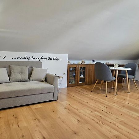 Lovely Attic Apartman-Melani 扎达尔 外观 照片