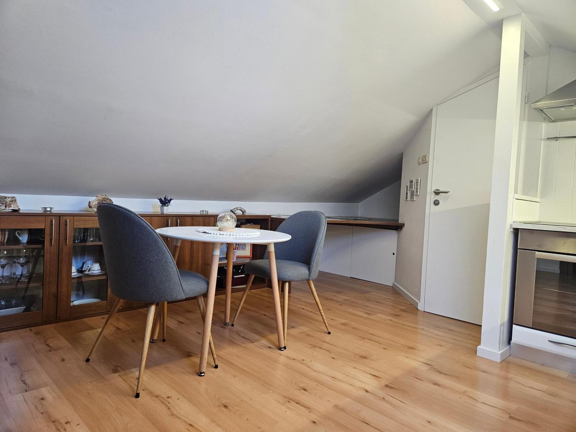 Lovely Attic Apartman-Melani 扎达尔 外观 照片