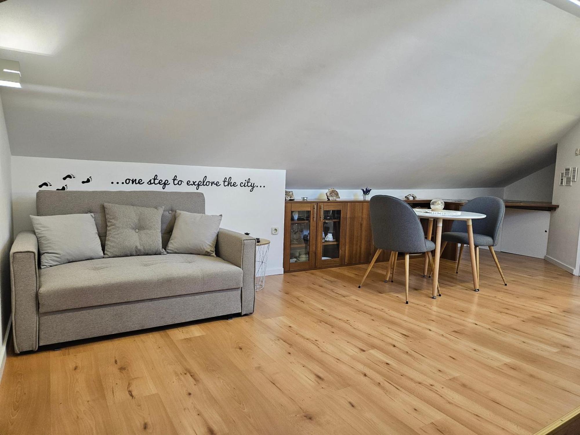 Lovely Attic Apartman-Melani 扎达尔 外观 照片