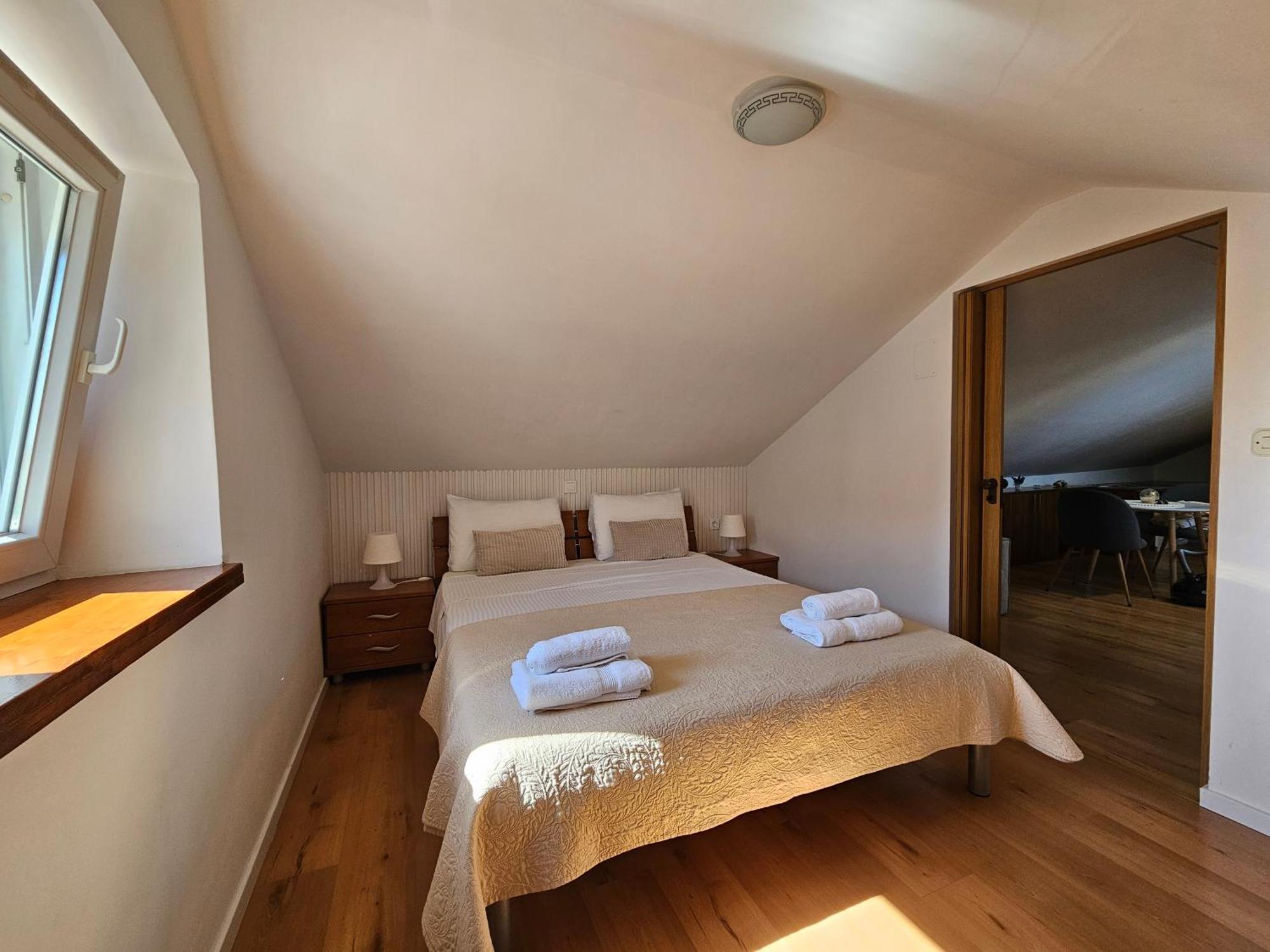 Lovely Attic Apartman-Melani 扎达尔 外观 照片