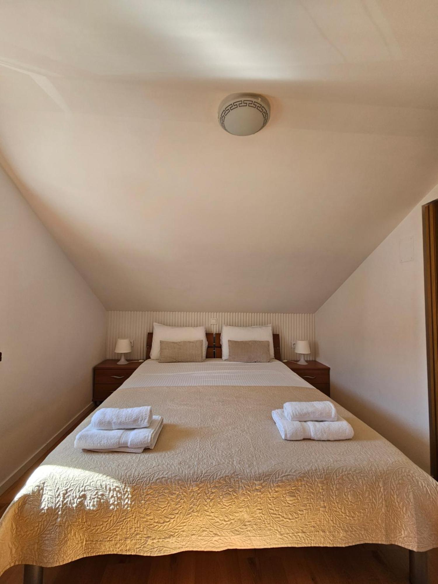 Lovely Attic Apartman-Melani 扎达尔 外观 照片