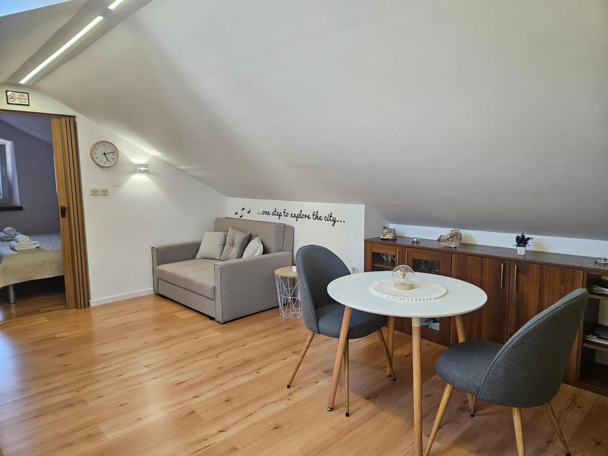 Lovely Attic Apartman-Melani 扎达尔 外观 照片