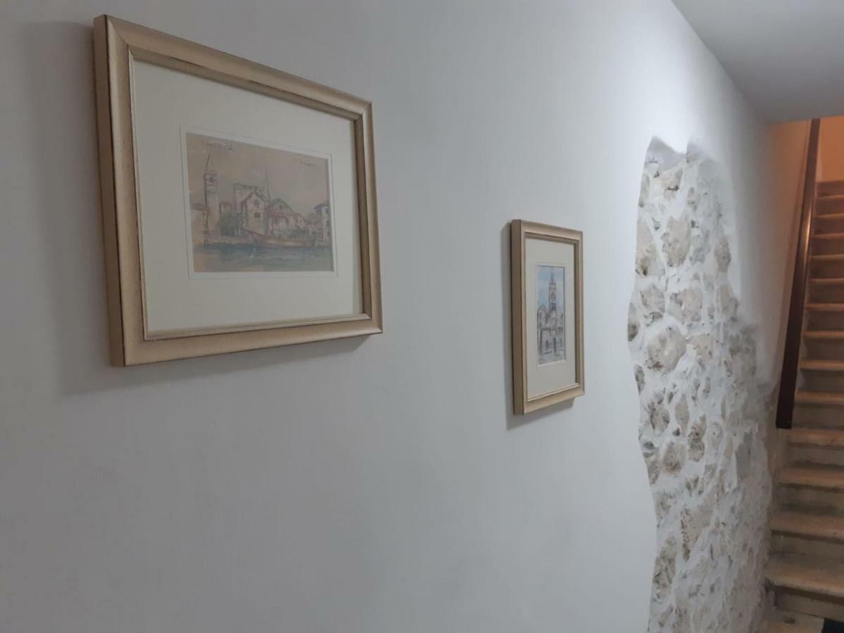 Lovely Attic Apartman-Melani 扎达尔 外观 照片